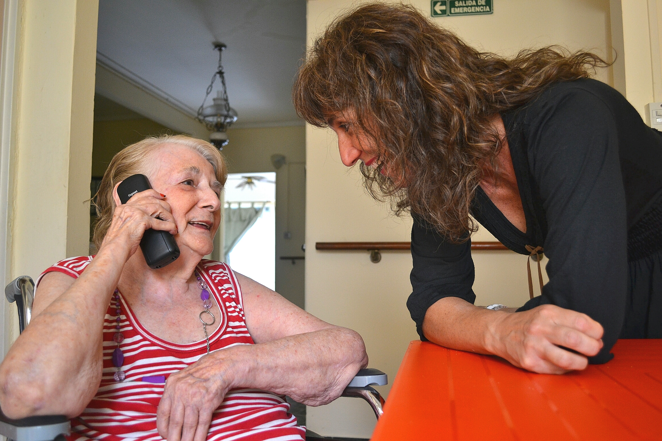 Conversando con familiares